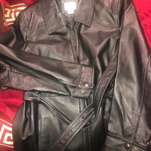 Leather jacket…gorgeous and classy.👑👑👑🔥🔥🔥💯🇺🇸🇺🇸